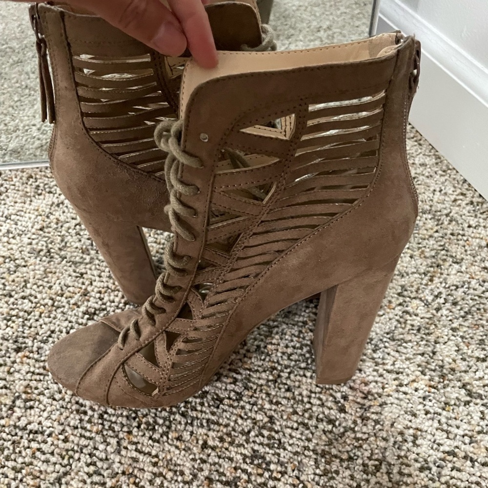 Light brown heels size 7.5